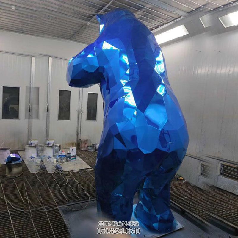 环境小熊雕塑制作